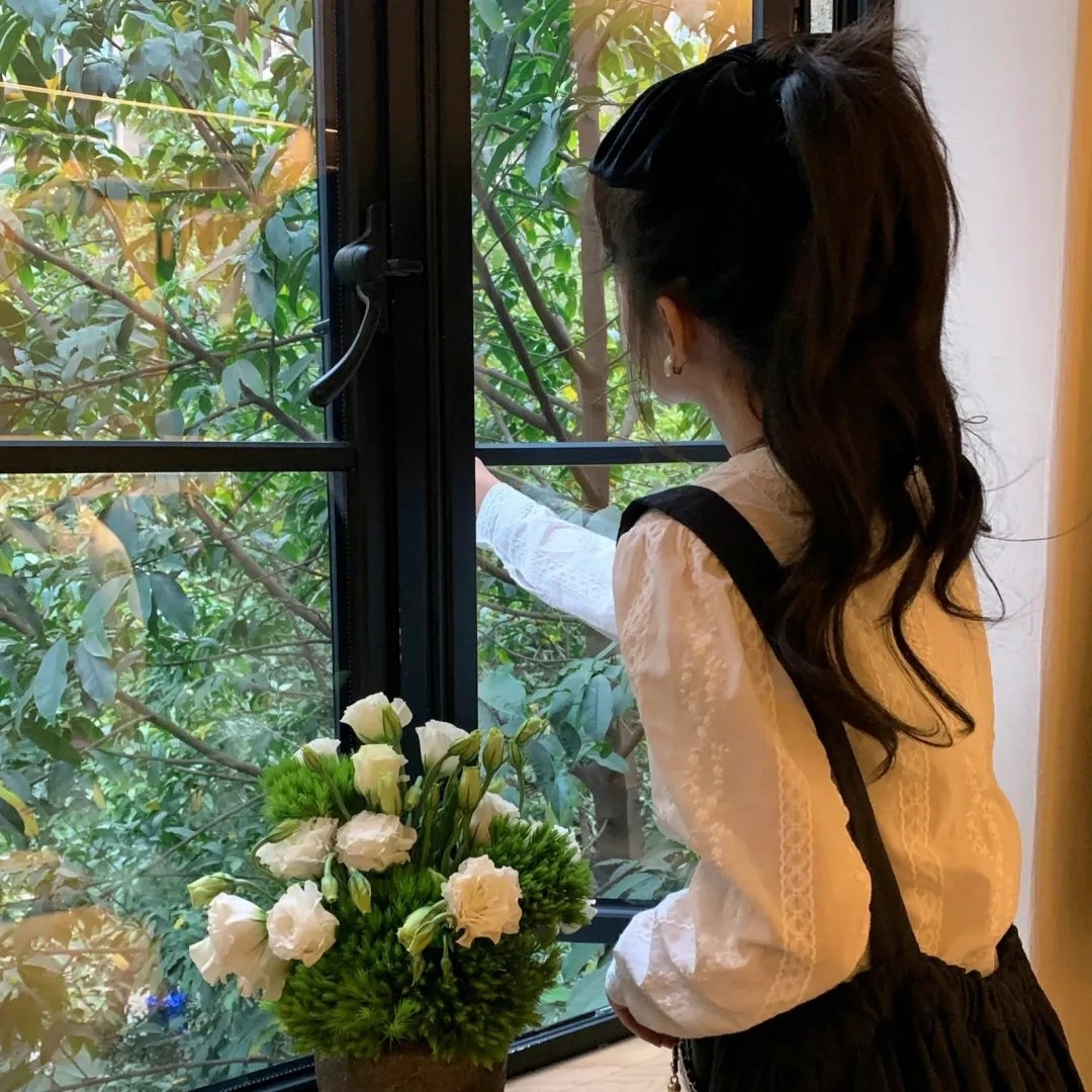 春草 海报